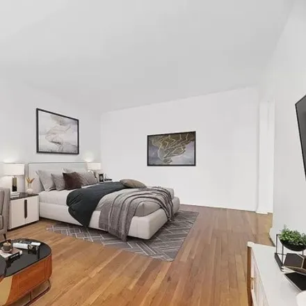 Rent this studio apartment on Jackson Surrey in 74th Street, New York