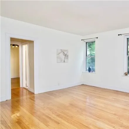 Buy this studio apartment on 472 Gramatan Avenue in Fleetwood, City of Mount Vernon