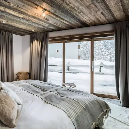 Rent this 6 bed apartment on Les Allues in Chemin du Pré Lamarque, 73550 Les Allues