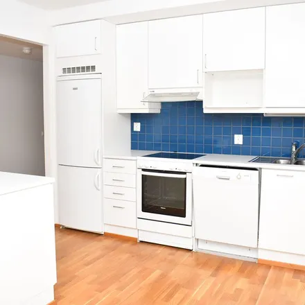 Rent this 3 bed apartment on Von Daehnin katu 12 in 00790 Helsinki, Finland