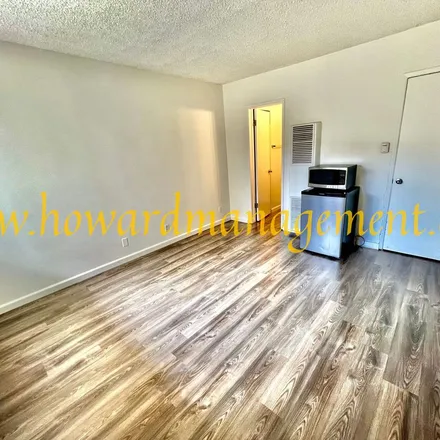 Image 4 - 10000 Culver Boulevard, Culver City, CA 90232, USA - Apartment for rent