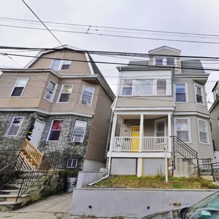 Rent this 3 bed house on Speedway Avenue Elementary School in Gladstone Avenue, Newark