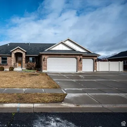 Buy this 6 bed house on 2848 West 960 North in Clinton, UT 84089