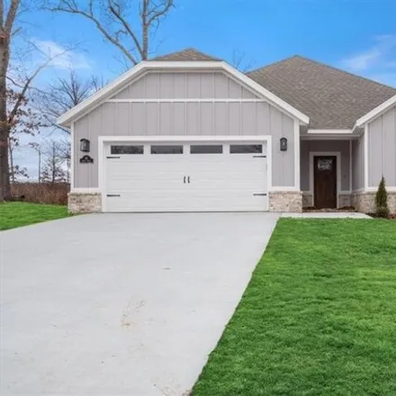 Rent this 3 bed house on 5 Stoneleigh Lane in Bella Vista, AR 72715