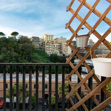 Rent this studio townhouse on Viale di Trastevere 209