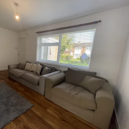 Image 4 - Arden Close, Heald Green, SK8 3NF, United Kingdom - Townhouse for rent