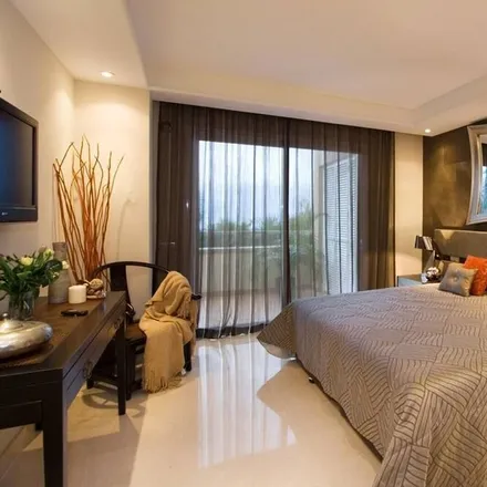 Rent this 3 bed apartment on Centro Comercial Diana Park in Estepona, Nueva Atalaya