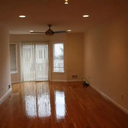 Image 4 - 11 Charles Street, Jersey City, NJ 07307, USA - Apartment for rent