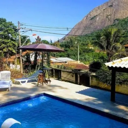 Rent this 2 bed house on Rua dos Quintanilhas in Centro, Maricá - RJ