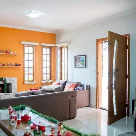 Buy this 4 bed house on Rua Raposo Tavares in Rudge Ramos, São Bernardo do Campo - SP
