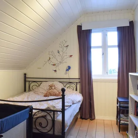 Rent this 3 bed house on Haugen in Fjell fortress, Festningsvegen