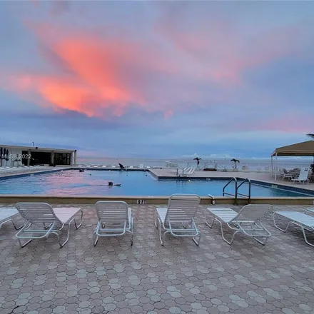 Image 3 - 3392 South Ocean Drive, Beverly Beach, Hollywood, FL 33019, USA - Apartment for rent