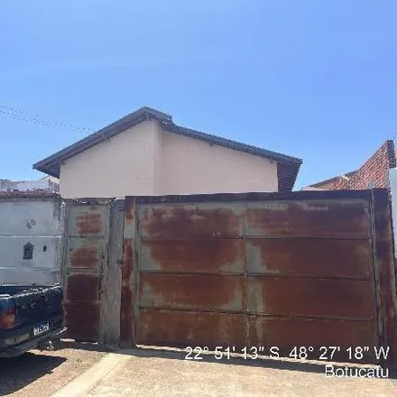 Buy this 2 bed house on Avenida Dom Lucio in Centro, Botucatu - SP