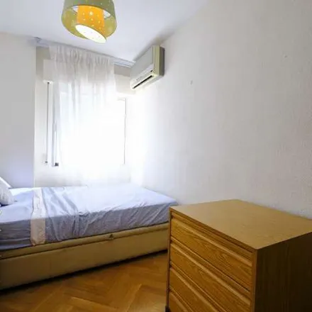 Image 9 - Madrid, Calle de Ignacio Santos Viñuelas, 28021 Madrid - Apartment for rent