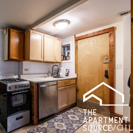 Image 7 - 844 W Aldine Ave, Unit GDN - Apartment for rent