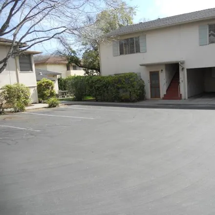 Image 2 - 1613 Chapala Street, Santa Barbara, CA 93101, USA - Apartment for rent