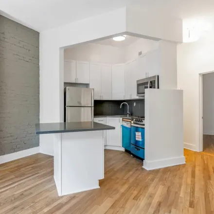 Image 3 - 215 East 94th Street, New York, NY 10128, USA - Apartment for rent