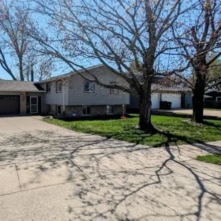 Buy this 3 bed house on 535 Greenfield Street Northeast in Cedar Rapids, IA 52402
