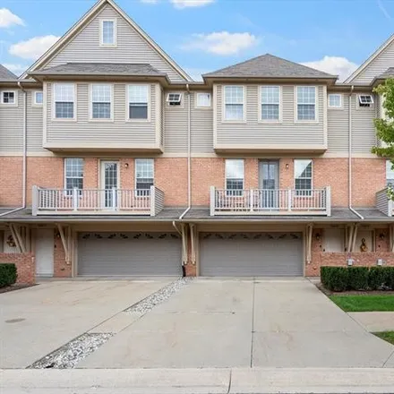 Buy this 2 bed condo on 56667 Sunset Drive in Shelby Charter Township, MI 48316