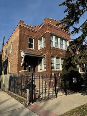 Buy this 6 bed house on 2244 North Springfield Avenue in Chicago, IL 60647