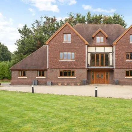 Rent this 8 bed house on 10 Perryhill Cottages in Wealden, TN7 4JP