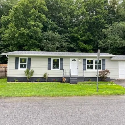 Buy this 3 bed house on 427 Village Gln in Princeton, WV 24740