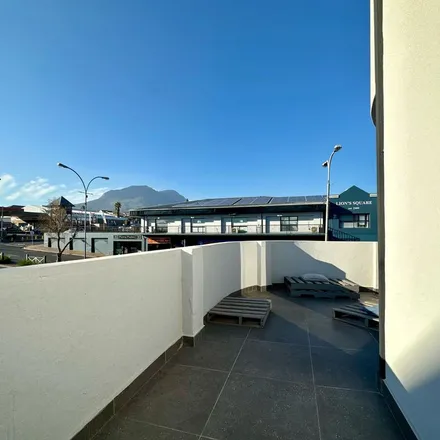 Image 9 - Saint George Street, Cape Town Ward 84, Somerset West, 7136, South Africa - Apartment for rent