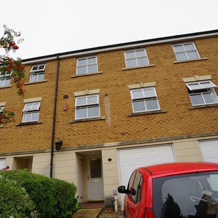 Rent this 5 bed townhouse on 9 Paxton in Stoke Gifford, BS16 1WF