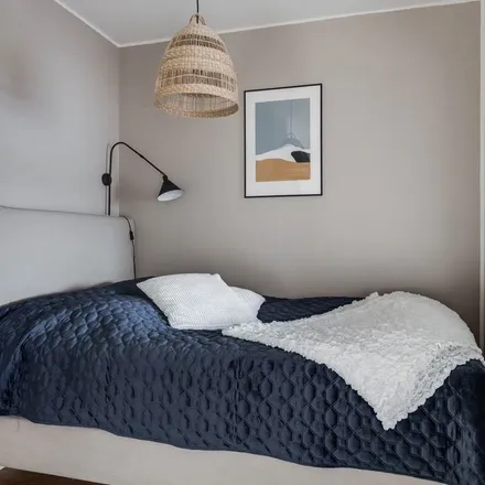 Rent this 1 bed apartment on Karlsdalsallén 43B in 702 18 Örebro, Sweden