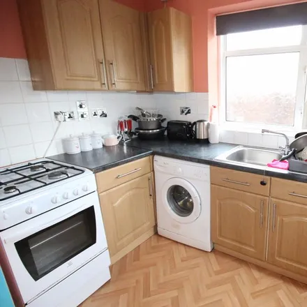 Image 4 - Bulstrode Road, London, TW3 3AN, United Kingdom - Apartment for rent