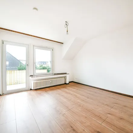 Rent this 3 bed apartment on Mittelstraße 3 in 40721 Hilden, Germany