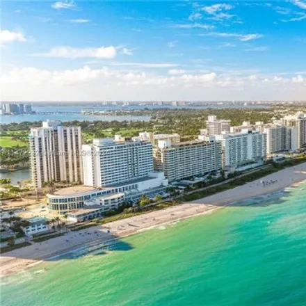 Image 8 - 5555 Collins Avenue, Miami Beach, FL 33140, USA - Condo for rent