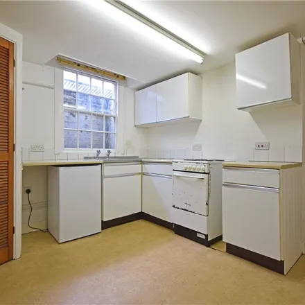Image 2 - 23 Newmarket Road, Cambridge, CB5 8EG, United Kingdom - Apartment for rent