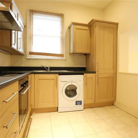 Image 9 - Jessop Avenue, Cheltenham, GL50 3SP, United Kingdom - Apartment for rent