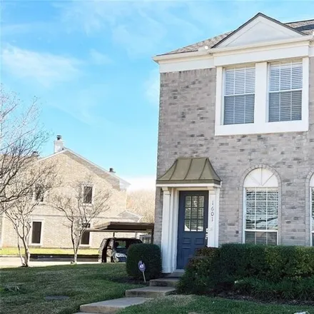 Buy this 3 bed townhouse on Grants Lake Boulevard in Sugar Land, TX 77479
