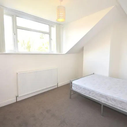Image 3 - 45 Wadbrough Road, Sheffield, S11 8RG, United Kingdom - Apartment for rent