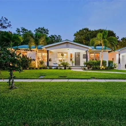 Image 1 - 753 Lantana Avenue, Clearwater, FL 33767, USA - House for sale
