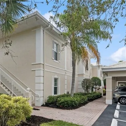 Buy this 3 bed condo on Eat Clean With Liz in 1350 Sweetwater Cove, Naples