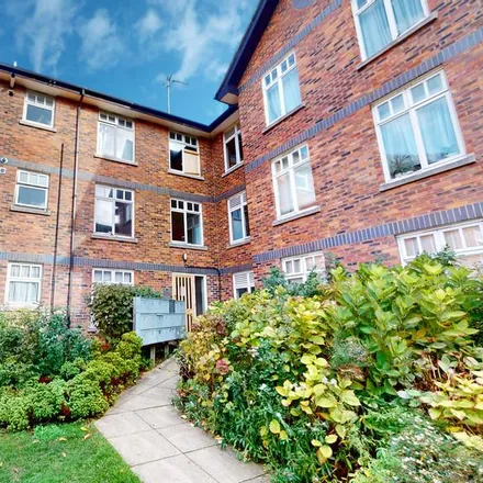 Rent this 3 bed apartment on Hail & Ride Valley Road in Valley Road, London