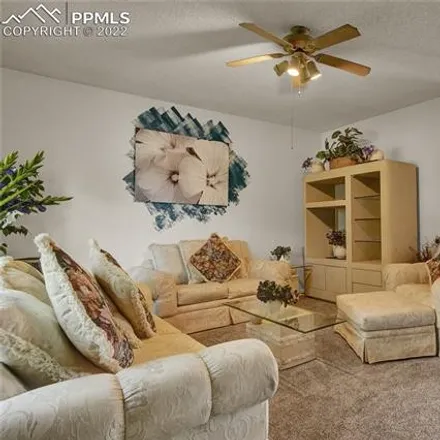 Image 3 - 659 Loomis Avenue, Stratmoor Hills, El Paso County, CO 80906, USA - House for sale