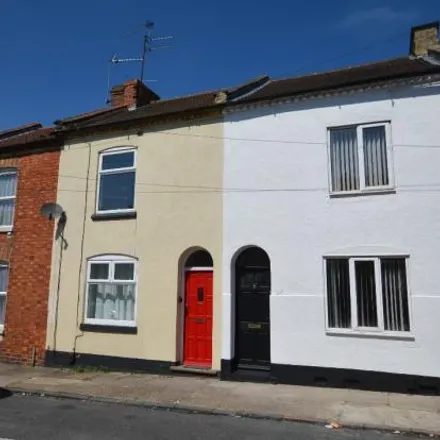 Rent this 2 bed townhouse on Oakley Street in Northampton, NN1 3EP