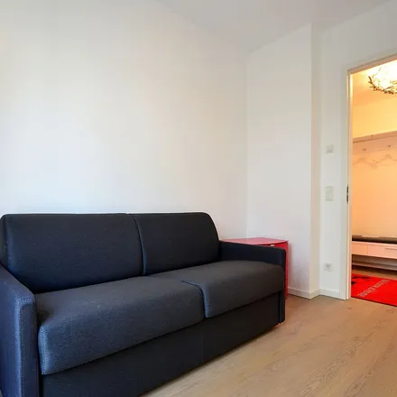Rent this 3 bed apartment on Magnusstraße 13 in 50672 Cologne, Germany