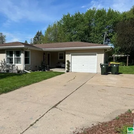 Buy this 4 bed house on 3459 Idlewood Street in Sioux City, IA 51104