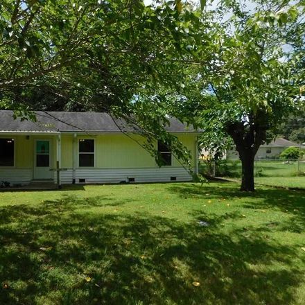 Rent this 3 bed house on Lakewood Dr in Frankston, TX