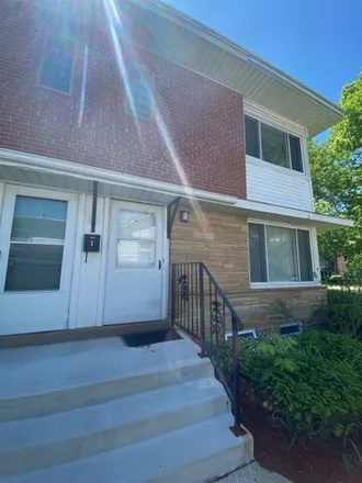 Rent this 2 bed house on 1601 Green Bay Road in Highland Park, IL 60035