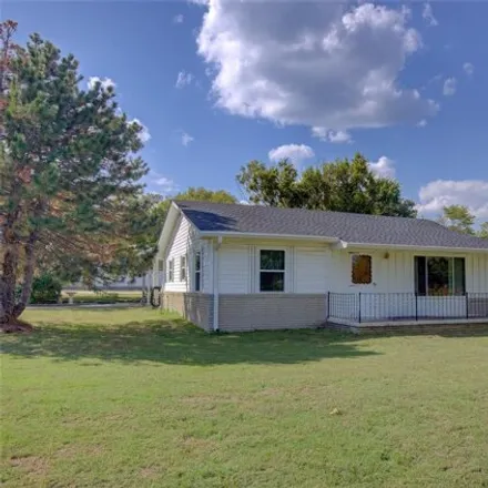 Buy this 3 bed house on 1948 West Taft Avenue in Creek County, OK 74066