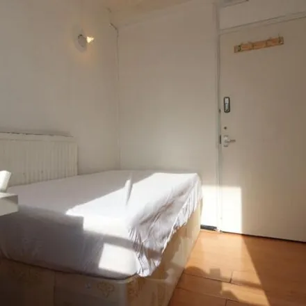 Rent this studio house on Norton House in Mace Street, London