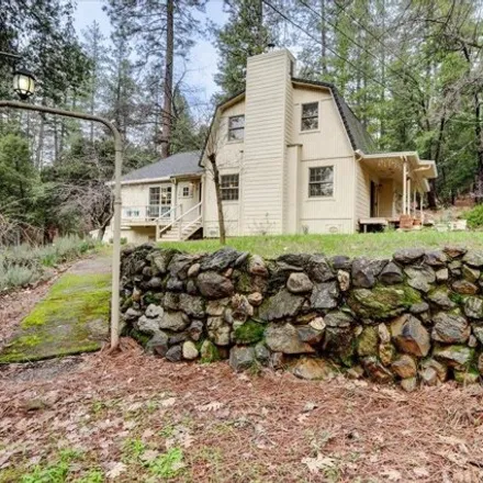 Image 2 - 13681 Red Duster Court, Nevada County, CA 95945, USA - House for sale