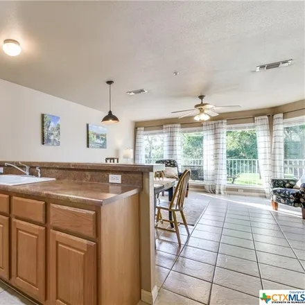 Image 5 - 730 East Mather Street, Summerwood, New Braunfels, TX 78130, USA - Apartment for sale