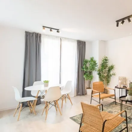 Rent this 2 bed apartment on Ronda de Sant Pau in 74, 08001 Barcelona